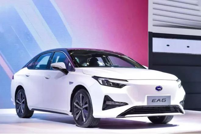 特斯拉CEO马斯克成全球首富；全新AMG C45谍照曝光