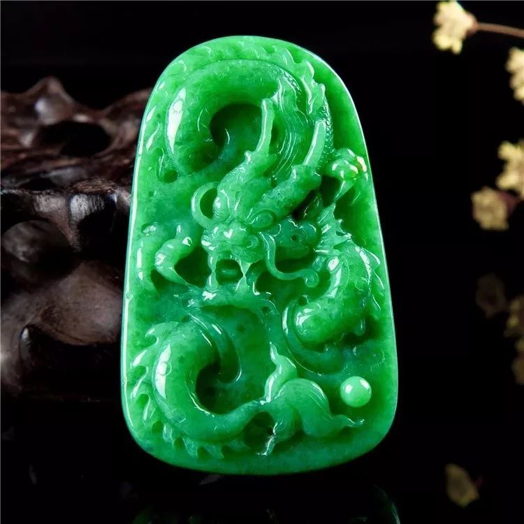 别戴金项链了，有内涵的男人都戴这5种饰品，分分钟帅出新高度！