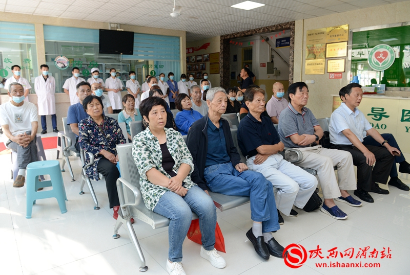 “红色文化续传承 缅怀伟人写春秋”书画会在渭南华仁医院举办（组图）