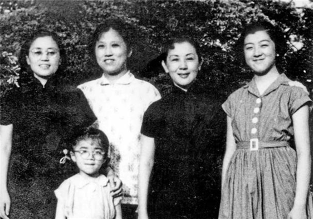 姚姚：母亲多次婚变，男友自尽，儿子被迫送人，31岁带着遗憾离世