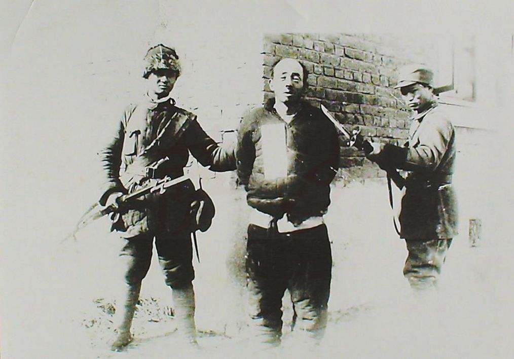 关东军残党暴动，连日本女护士也袭击我军伤员