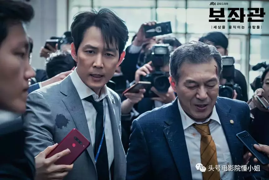 两集拿下9分!李政宰10年后演韩版《纸牌屋》,刚播就续订第二季