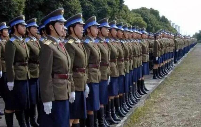 图片详解：建国以来，人民解放军经历的15次军服变迁发展历程