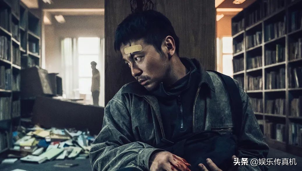 《刺杀小说家》破9亿，是雷佳音杨幂扛不动票房，还是对手太强？