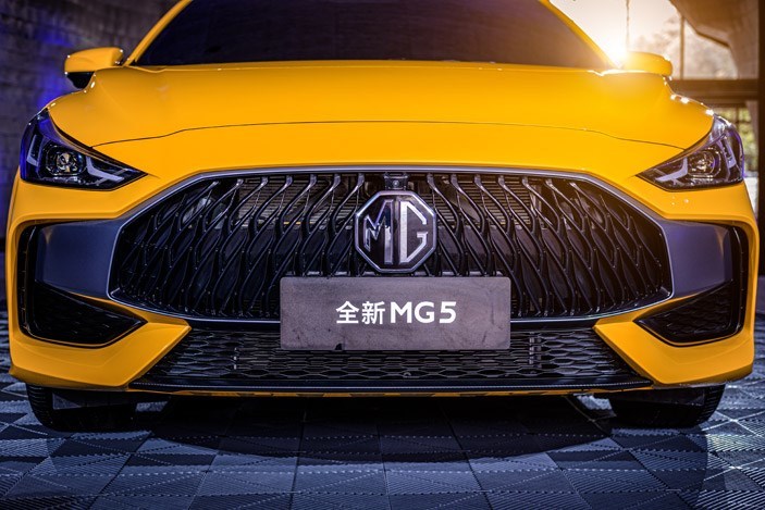 MG5"整容式"回归，承袭名爵全新燃动科技美学概念