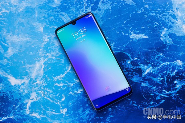 中興天機 Axon 10 Pro評測 “輕商務”與時尚的一次碰撞