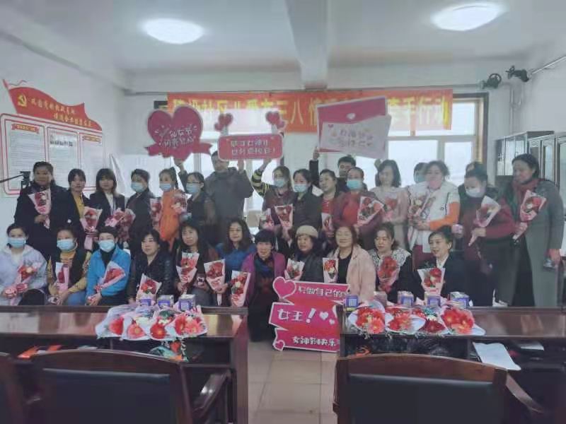 “愛在三八 情暖女工”婦女節里巧手編織樂趣多