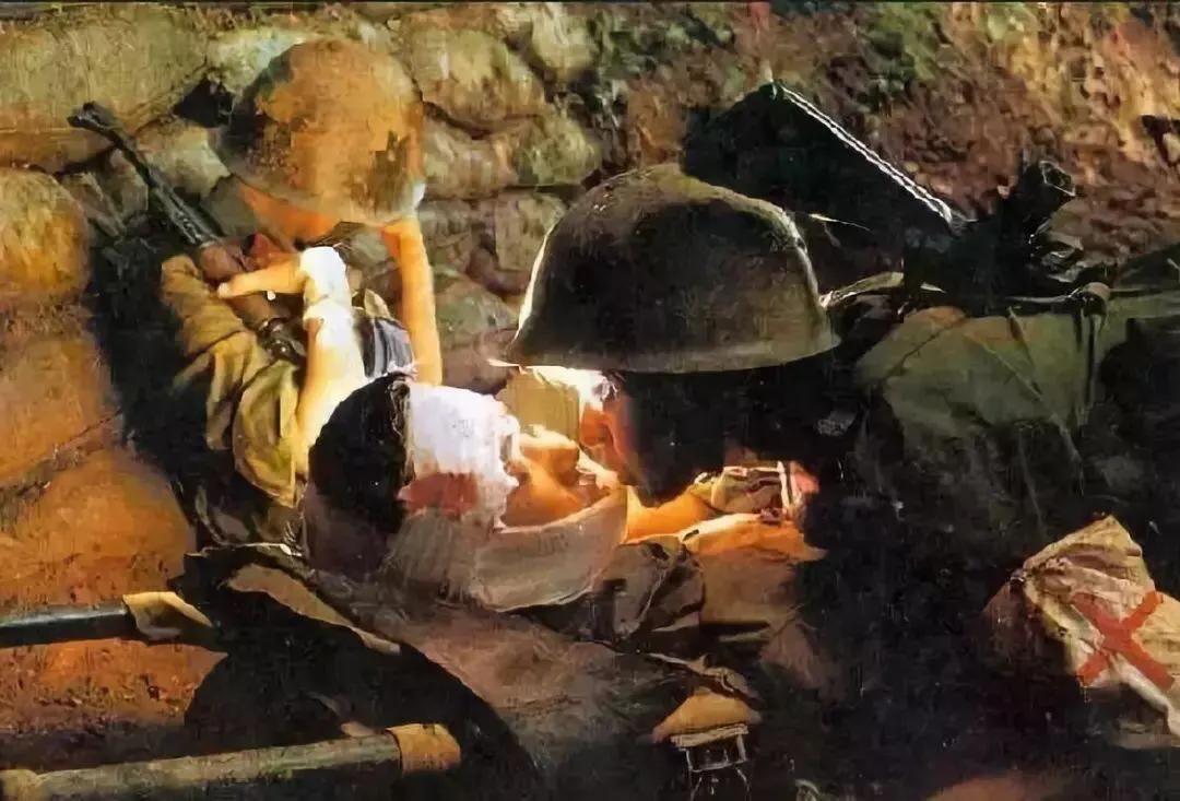 对越反击战，18岁战士牺牲前不知爱情滋味，女护士献上感人一吻-第11张图片-大千世界