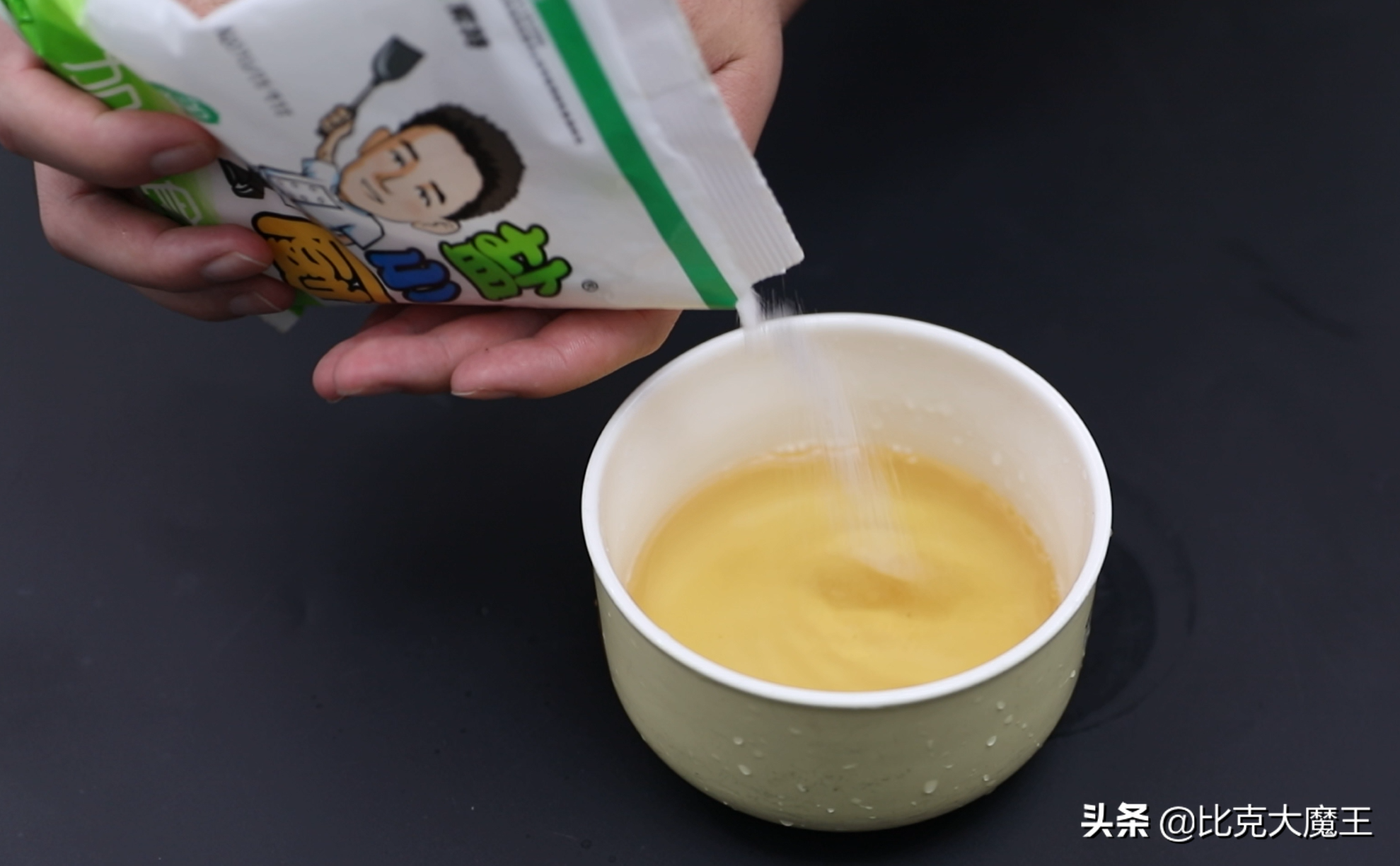 啤酒里多加2样物品，作用太棒了，清洁污渍一点不费劲，回家试试-第2张图片-农百科