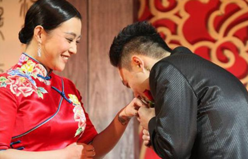 闪婚又闪离的郝蕾，35岁嫁刘烨生双胞胎撞脸新男友，是巧合？