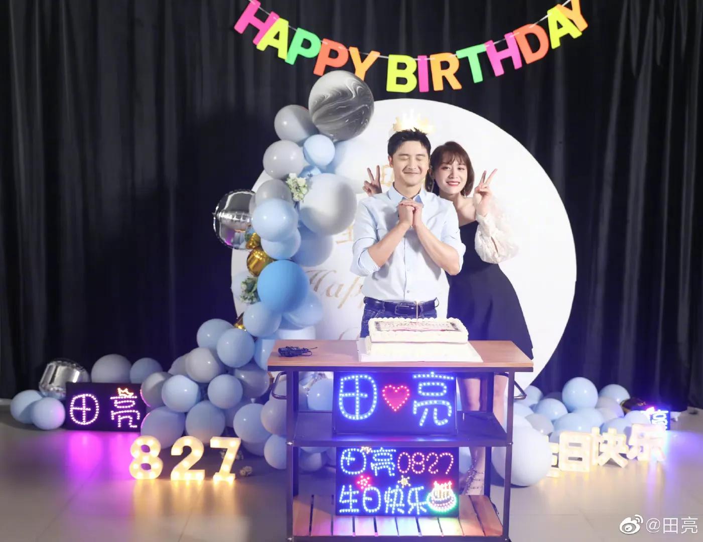 田亮晒42岁庆生照表白老婆，获叶一茜甜蜜送吻，森碟高度赶上妈妈