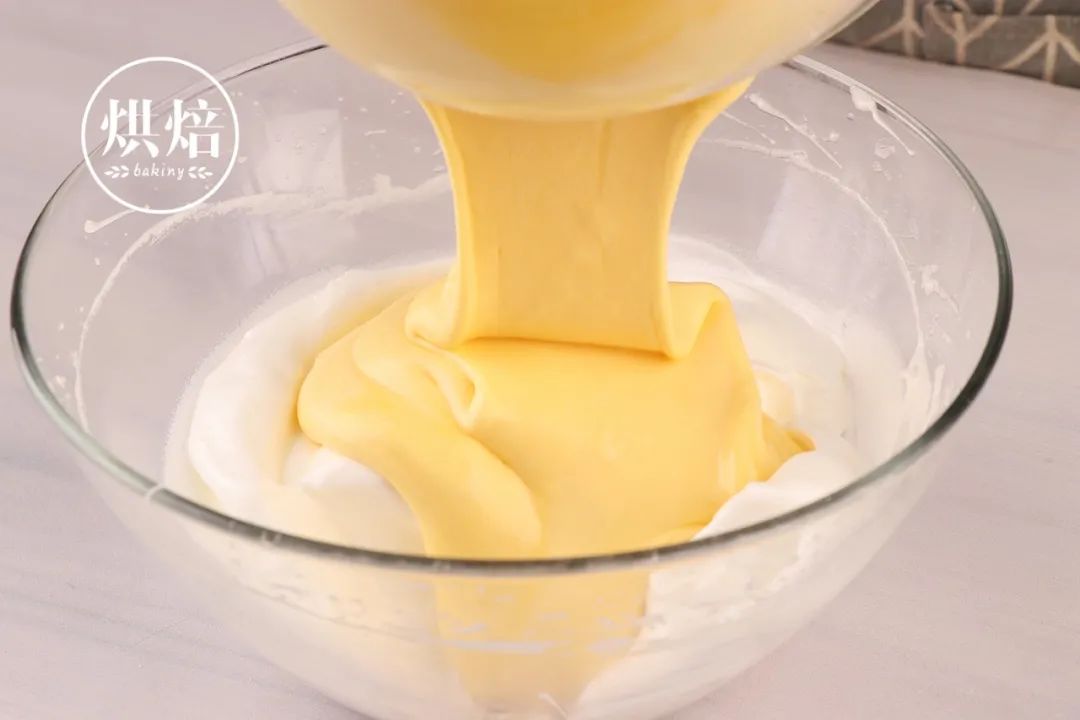 埋进椰香奶油慕斯里的芋泥卷 光看介绍就知道就多好吃了