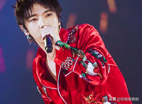 华晨宇在第一时间发博文宣布演唱会延后，为啥？3个原因引人关注