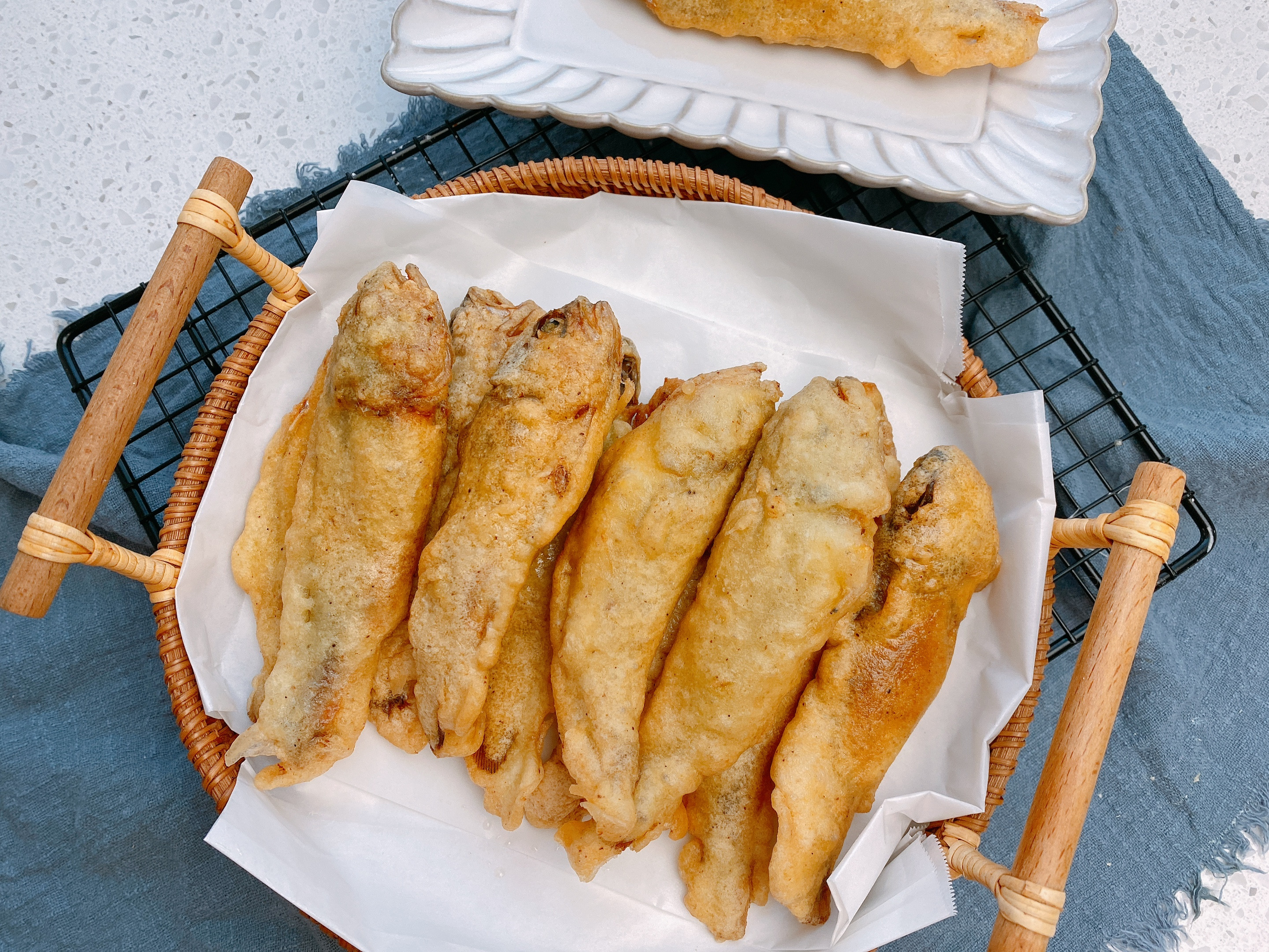 春節下酒菜乾炸小黃魚，麵糊很關鍵，這樣做酥脆掉渣，涼了不回軟