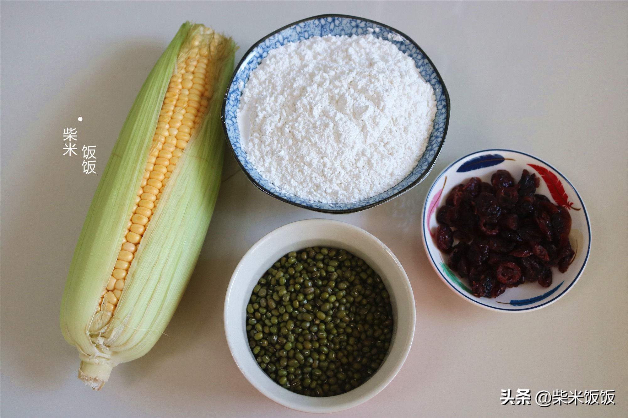 绿豆新吃法，一拌一团，大火一蒸就上桌，无油少糖健康好吃