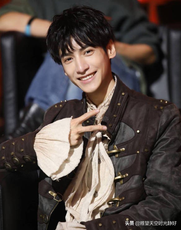 谁的笑容温暖了你的岁月，惊艳了你的时光？（男明星笑容合集）