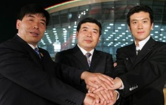 86岁婆婆婚后从不做饭，工作赚钱还养猪，黄圣依