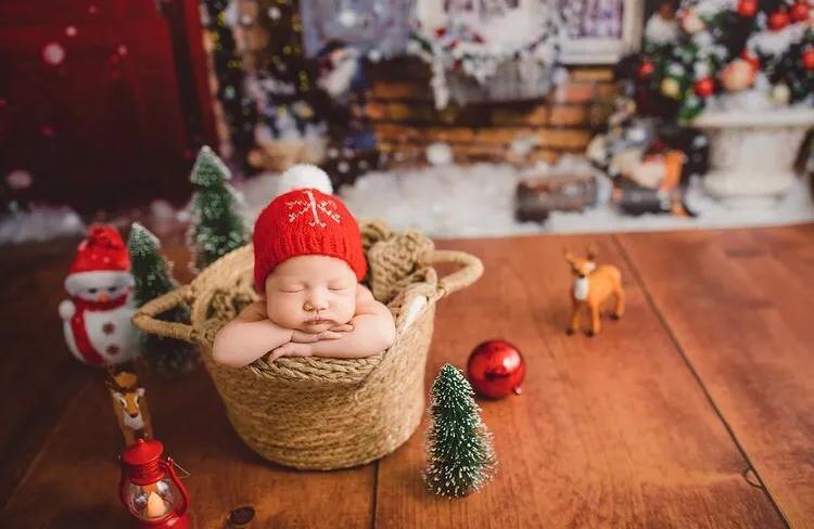 李亞男曬二胎女兒滿月寫真集，小公主清秀甜美，模樣越來越像媽媽