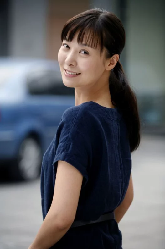 做了8年主持人，情史太乱无人敢娶，今因一部剧