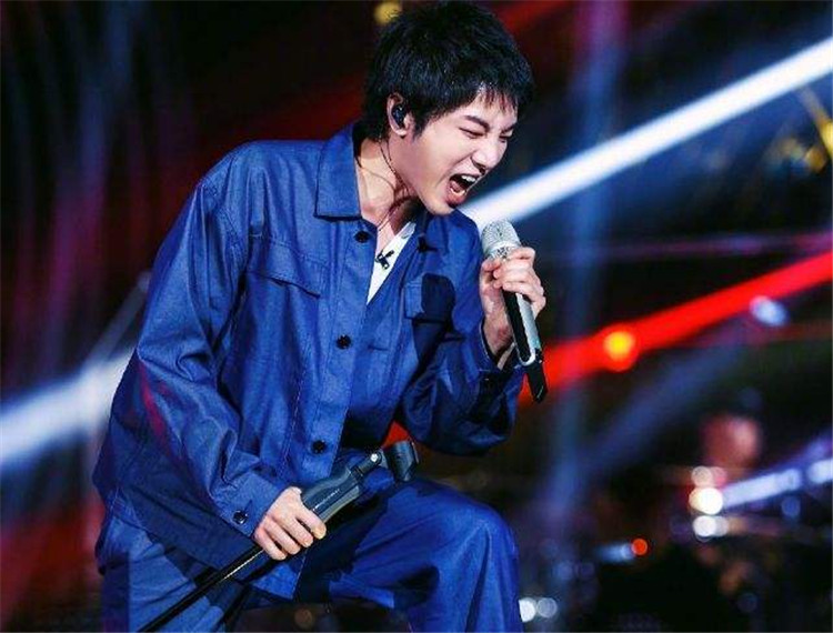 Did a dress wear Hua Chenyu 7 years? But the cap is changed every day however, the concert is not let off