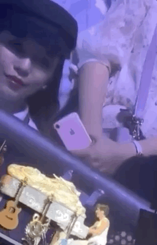 王力宏两年未秀恩爱被指婚变，经纪人否认，称两人有互动和点赞