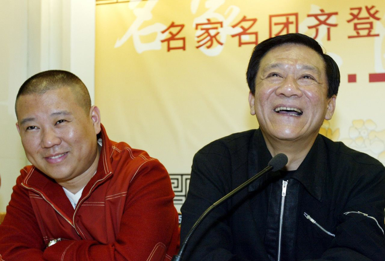 郭德纲连续14年悼念侯耀文，当初遗产争夺引起争