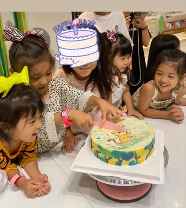 有一种星二代叫贾静雯女儿咘咘，如今5岁，完美继承妈妈高颜值