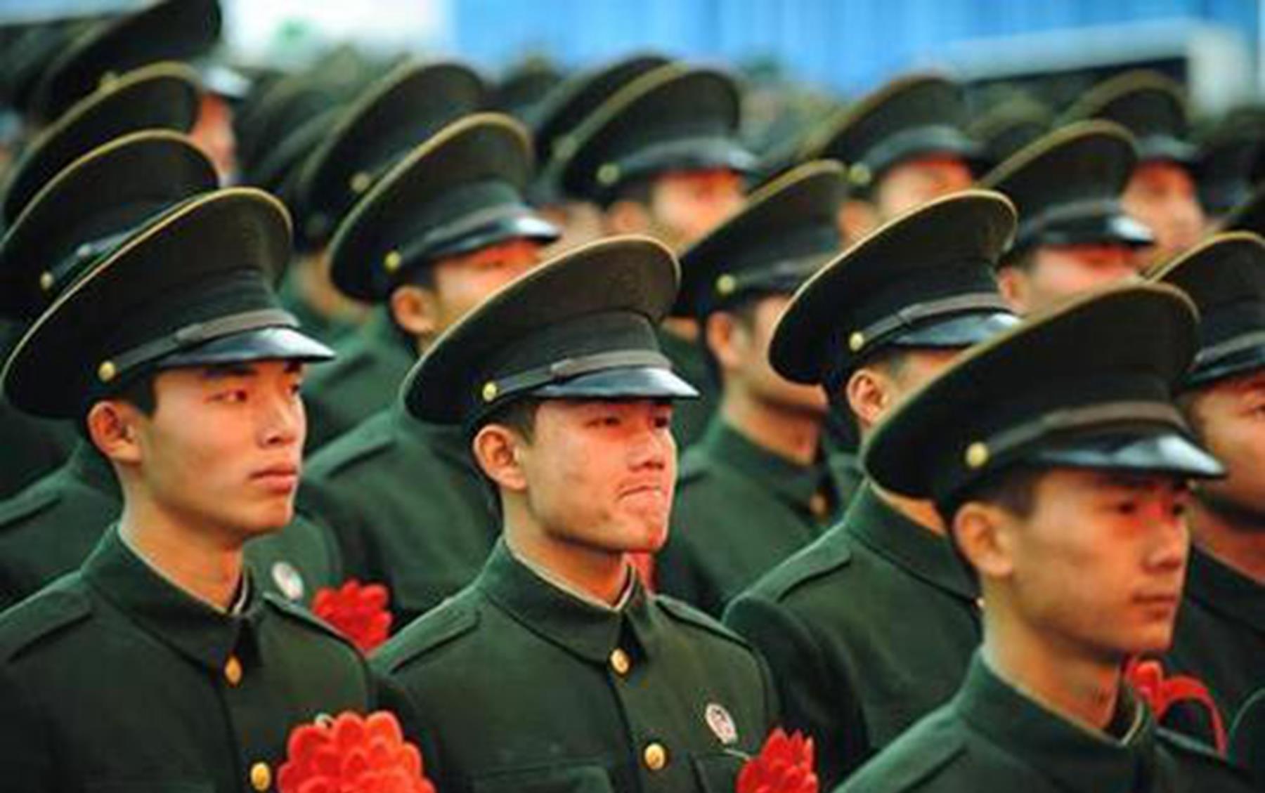 “退役”和“退伍”是一样的么？别乱讲了，以