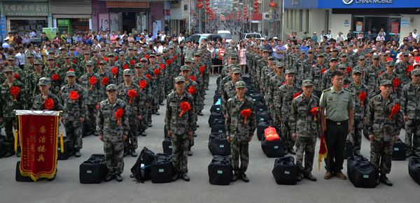 活该，兵贩子诈骗2万被判1年！提醒：现在当兵不花钱