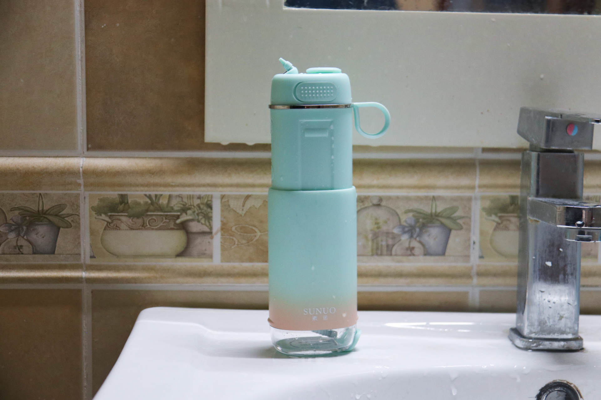 呵护一口好牙有多贵，素诺给你最想要的明眸皓齿