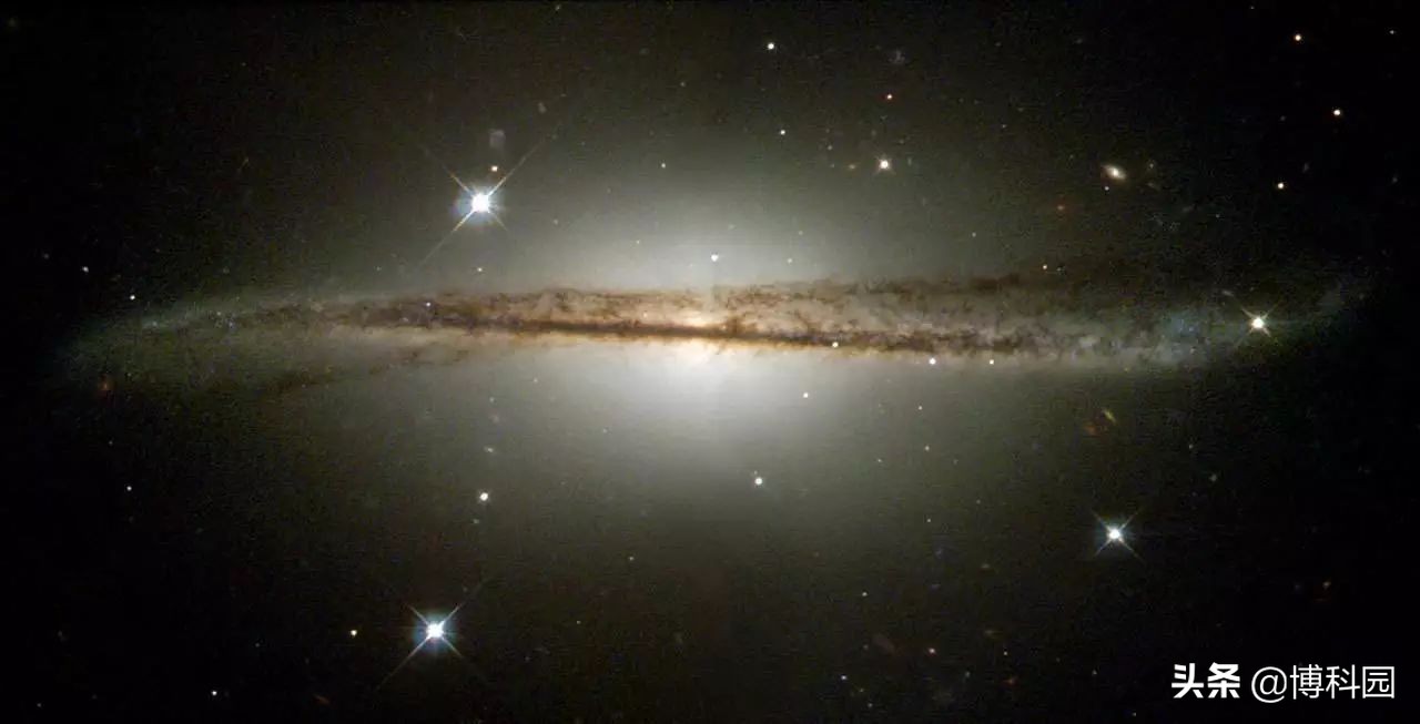 迄今最清晰、最直接的证据：螺旋气体丝“喂养”着年轻星系