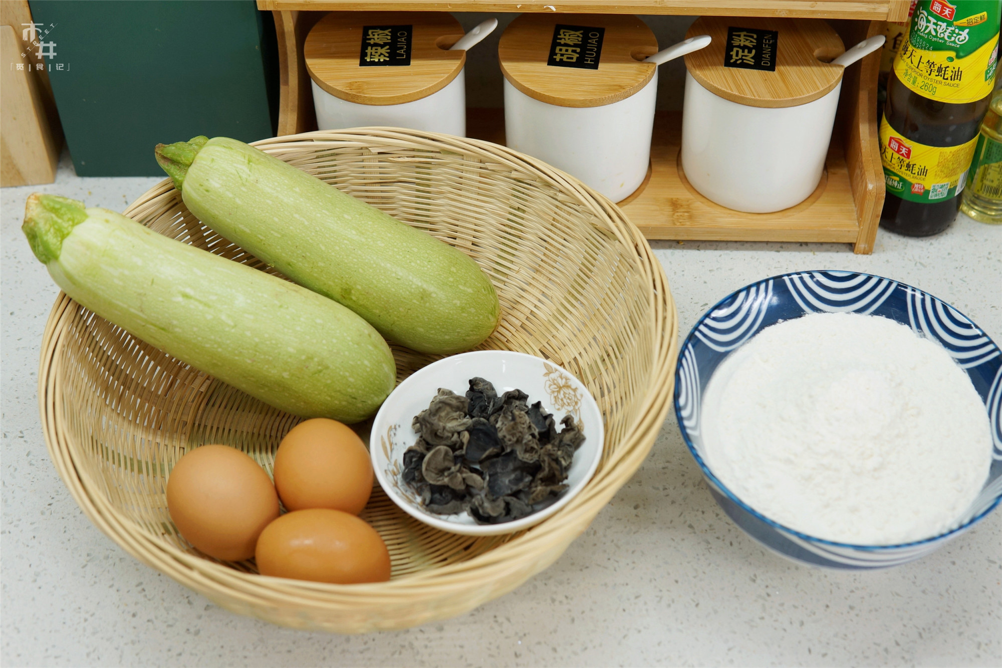 夏天别吃肉饺子了，这2种蔬菜特水嫩，包饺子清