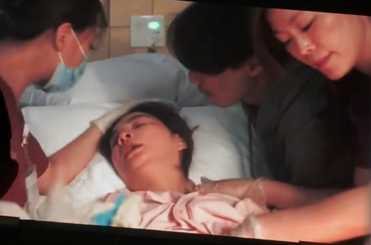 Ella公開生產過程，神情痛苦令人揪心，產後曾經歷兩年尿失禁