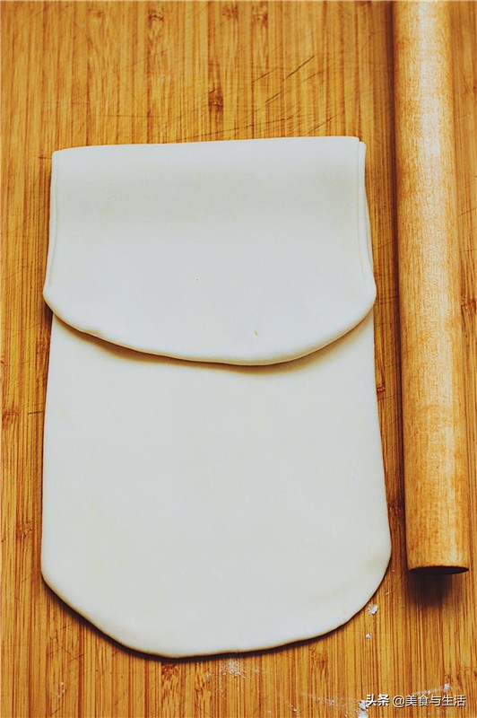 The cake of strawberry Napoleon, build midsummer girl heart, delicious desert is not afraid of fat, happy the most important