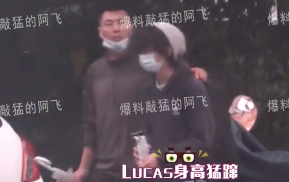 張柏芝兩個兒子轉學到上海，由保鏢接送放學，兄弟倆高冷帥氣