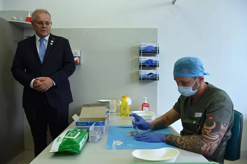 新确诊潜伏期长达25天！隔离收效甚微，澳总理带头接种辉瑞