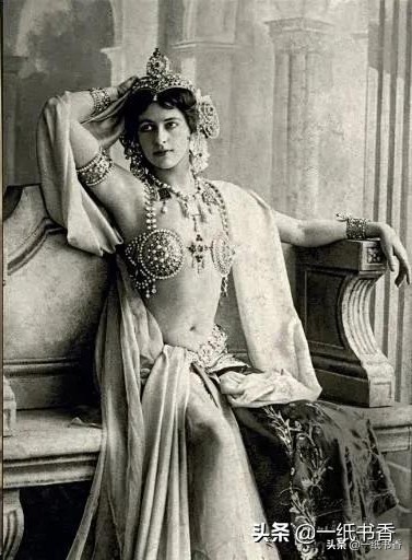 一战艳舞女间谍，41岁被12个士兵枪决，头颅被博物馆收藏