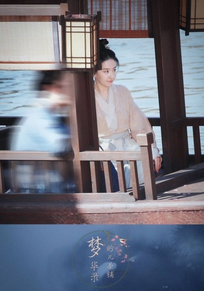 Sweetness of Liu Yifei old dawn pulls a hand, handsome male beautiful Nuuzhen raises a key point! Netizen: Over- with small Long Nv knock arrived