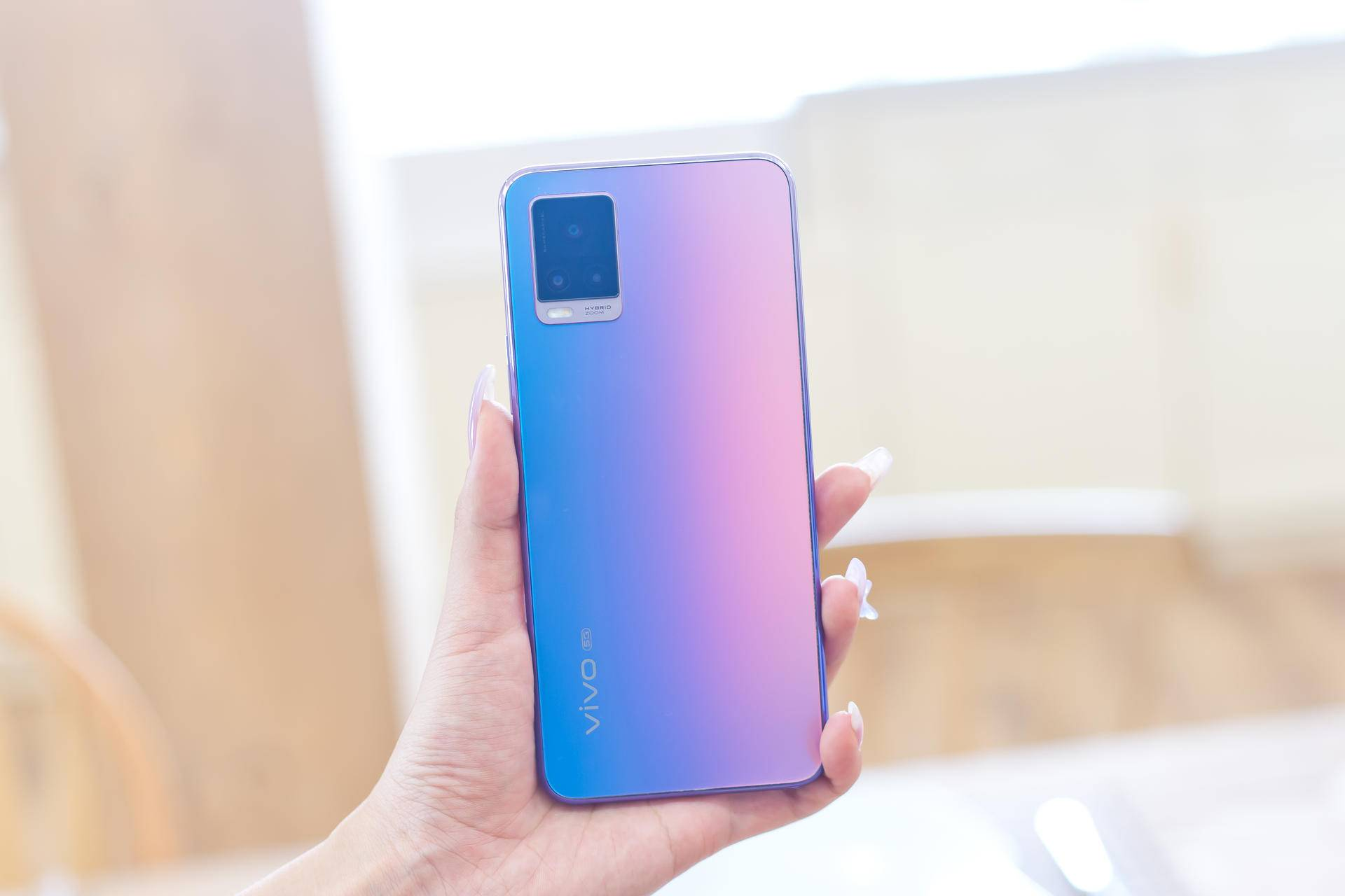 轻薄机身+5G时代高颜值的代表，vivo S7拒绝平庸