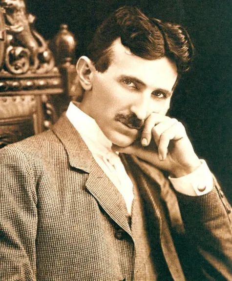 “手機兜裏揣，電從天上來”！揭露隔空充電的秘密