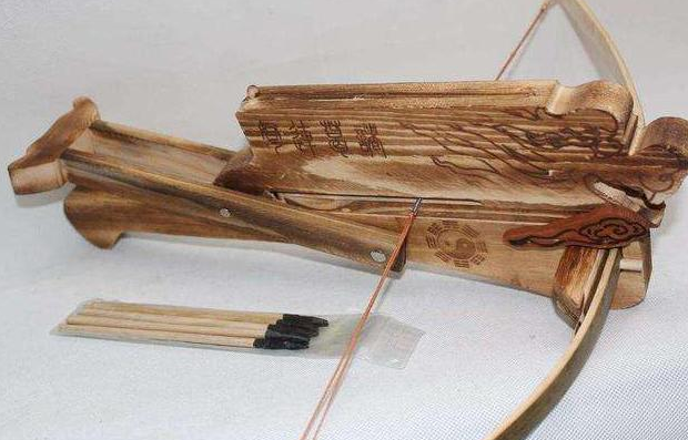 湖北挖出40把古代“冲锋枪”，至今有1700年，专家：果然是他发明