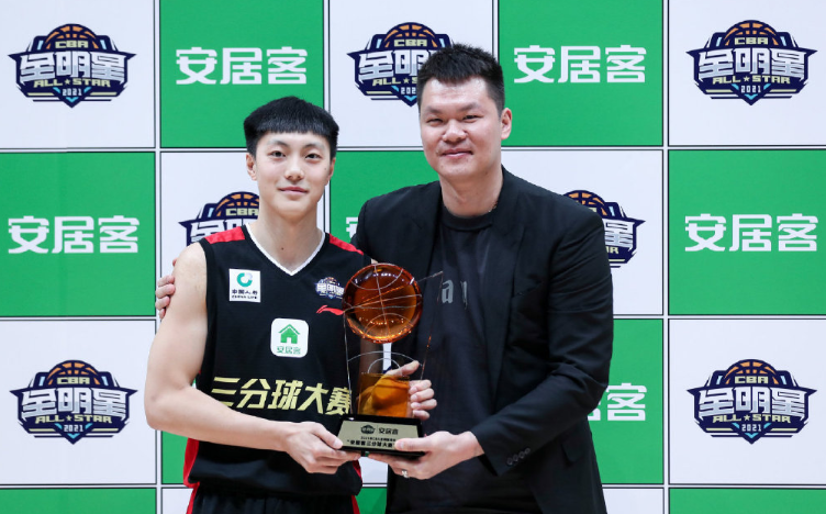 Guangdong trends! Du Feng is favorite Hu Mingxuan, zhao Rui becomes nurse, couplet of too beautiful A has week roc wife bit of skin