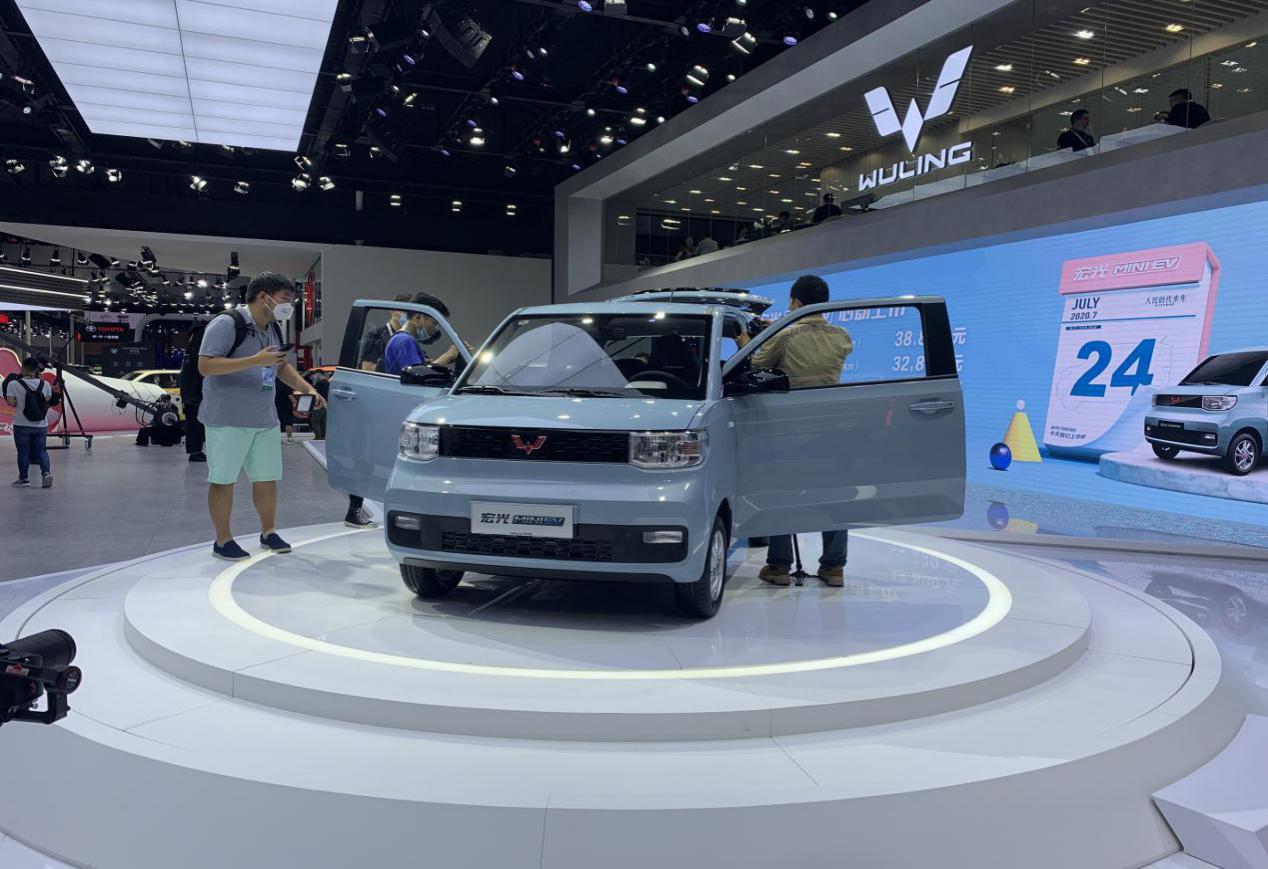 秋名山神车续写江湖神话，五菱宏光竟然靠这款车销量夺冠