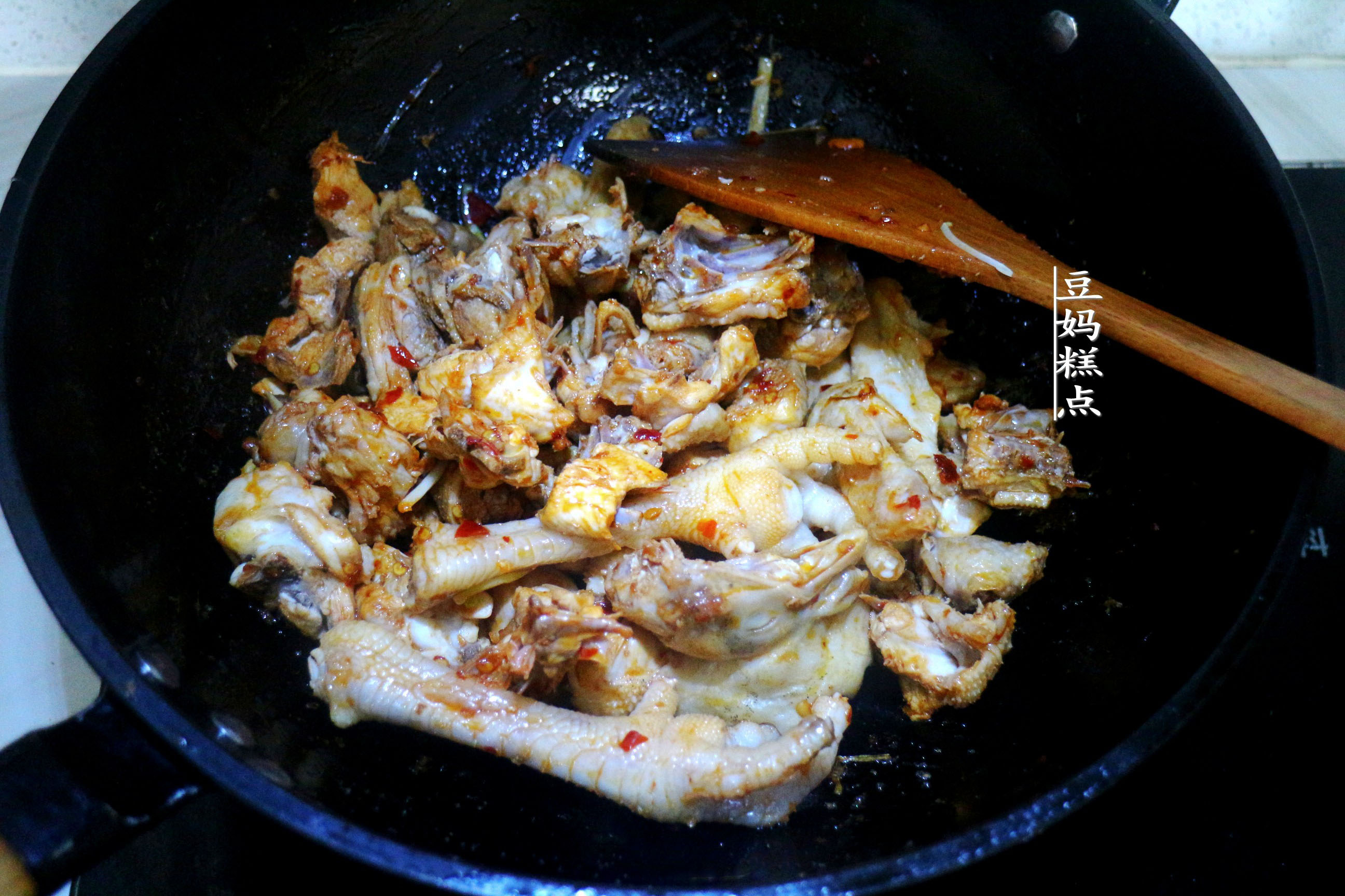 中秋快到了，教你做芋头鸡，软糯味美，大人孩子都很爱吃