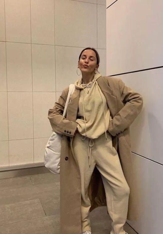 最近火了一种裤子：叫“卫裤”，遮肉显瘦又显