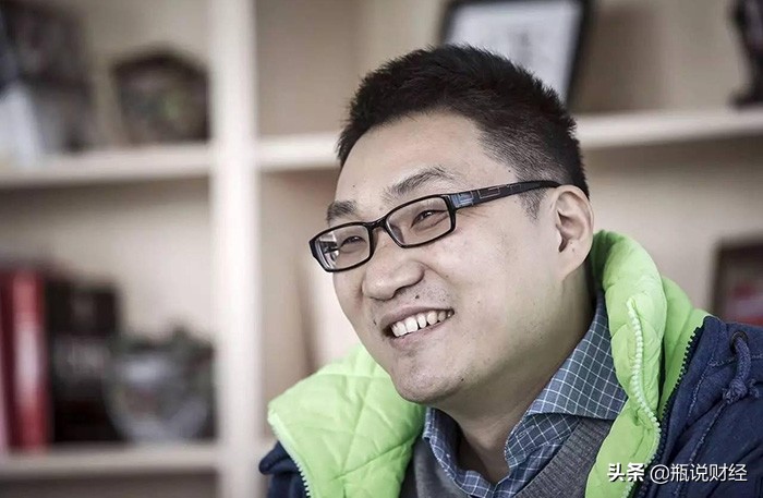 黄峥辞任董事长，股票1：10投票权失效，谁将主导拼多多未来？