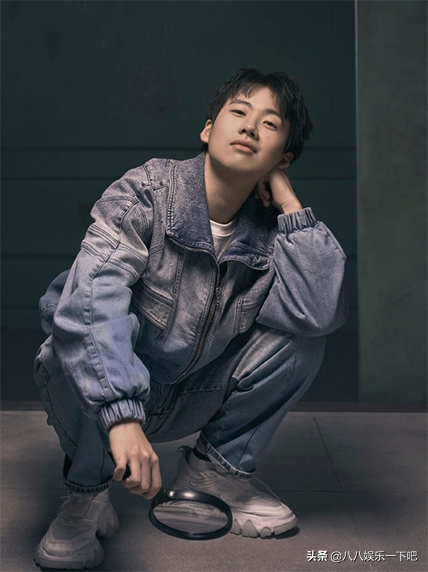 蔡徐坤霸气揽郭麒麟入怀，连李沁也比不上郭麒麟拿的女主剧本