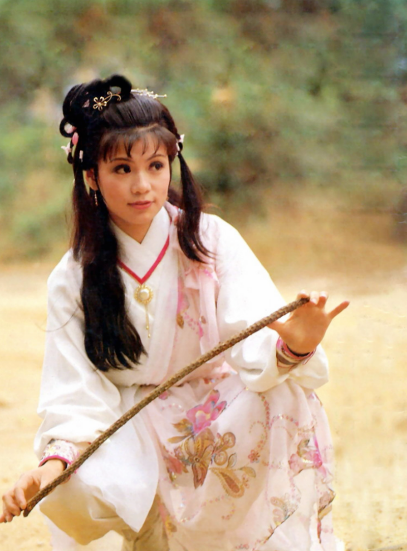 当年翁美玲有多灵性？试戏时一段即兴表演，金庸看后当即定下黄蓉