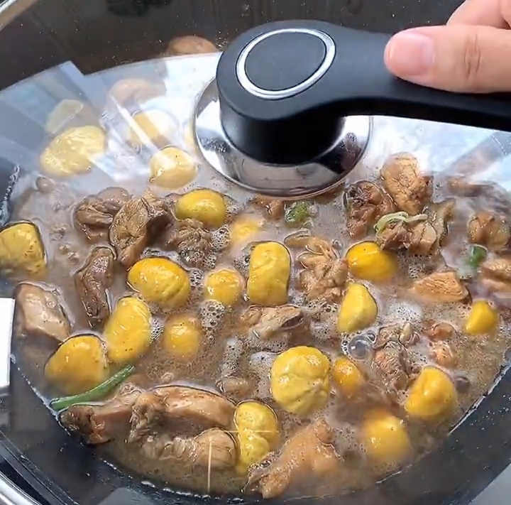 It’s cold, the meat is expensive, eat it more, a few dollars a catty, the recipe is simple and delicious, there is no residue left on the table