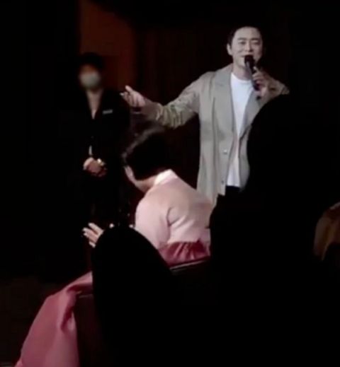 曹政奭参加友人婚礼献唱祝歌！又一次唱起了《Aloha》